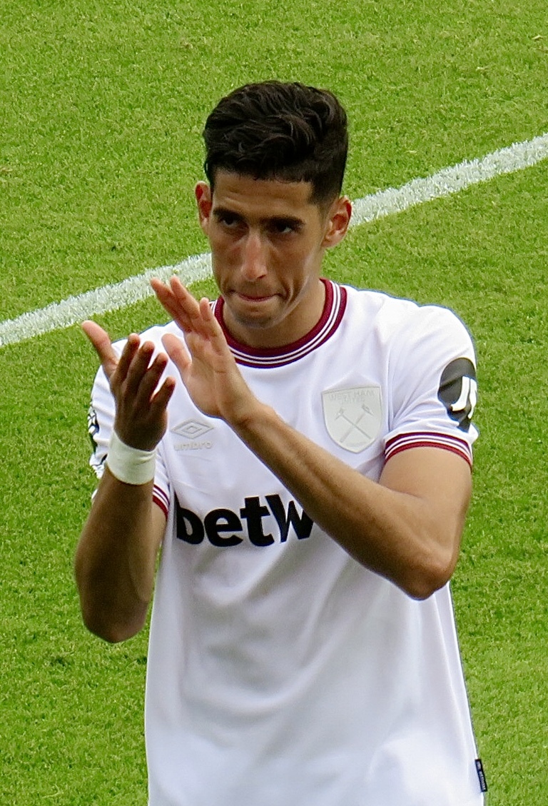 Nayef Aguerd trong giai đoạn thi đấu cho West Ham United