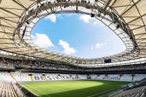 Tüpraş Stadyumu Beşiktaş Park địa điểm chung kết Conference League 2027
