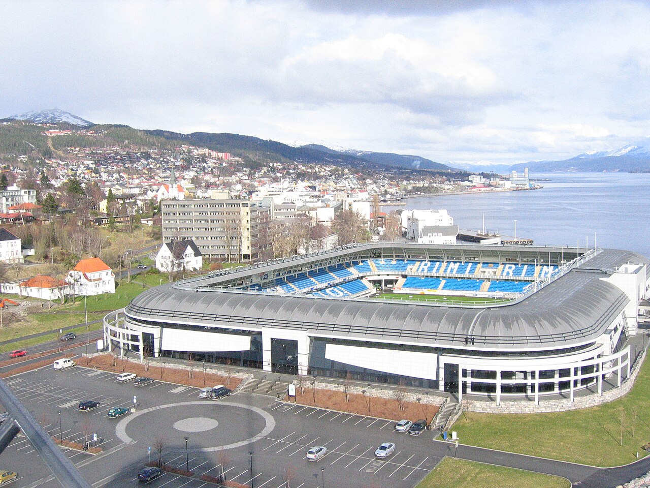 Toàn cảnh Aker Stadion của Molde tại Na Uy