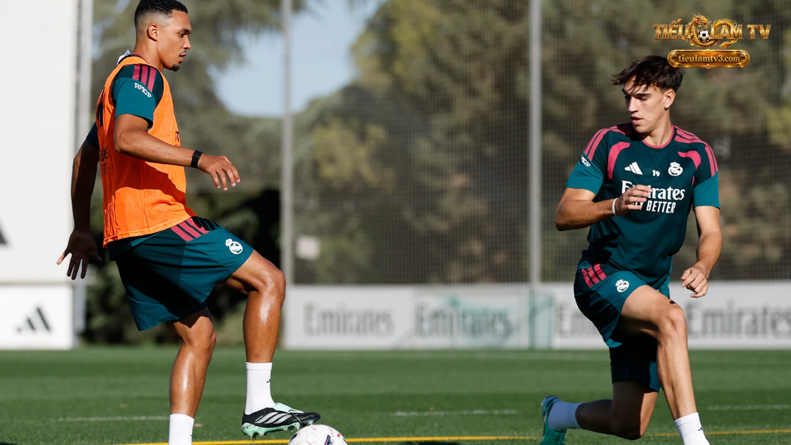 Real Madrid trong ảnh đội bóng trước trận Elche vs Real Madrid