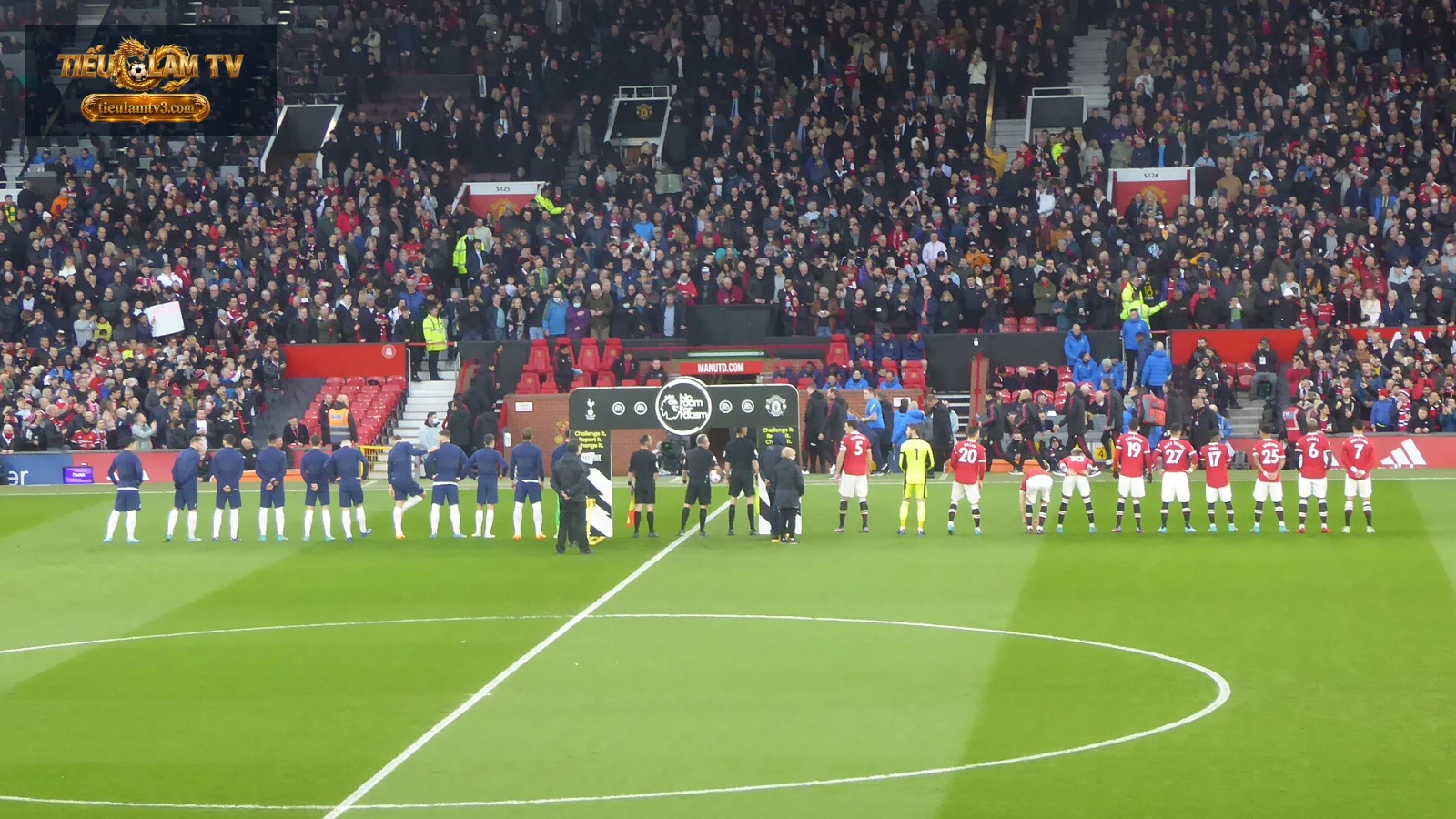 Manchester United trong một trận đấu tại Old Trafford năm 2022